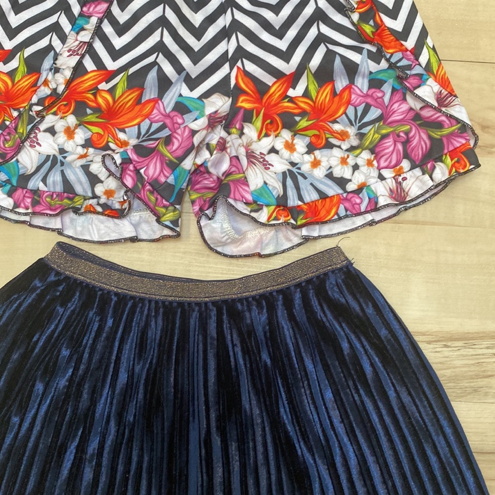 Old Navy Girl Size 8/10 Skirt/Short Bundle. Old Navy Blue Velvet Skirt and - Picture 2 of 13